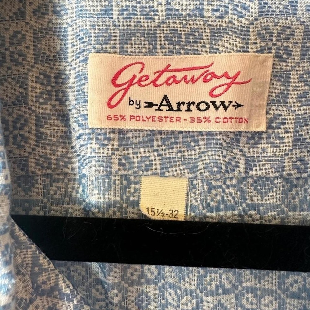 Vintage 70's Getaway by Arrow Blue and white geometric patterned polyester